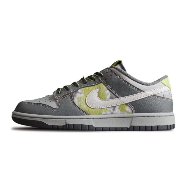 HUF x Nike SB Dunk Low Friends&Family for sale - Image 4