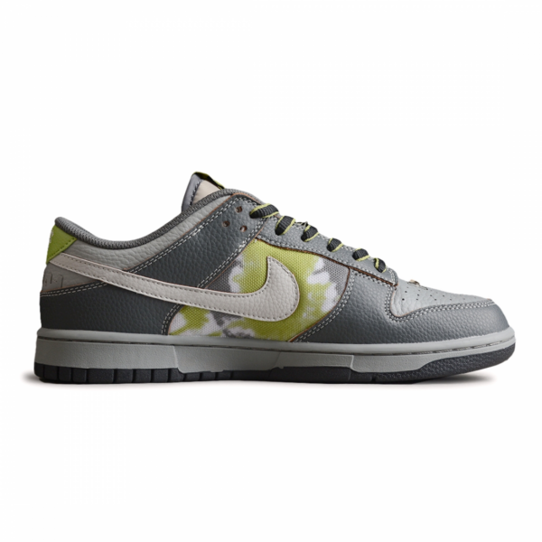 HUF x Nike SB Dunk Low Friends&Family for sale - Image 3