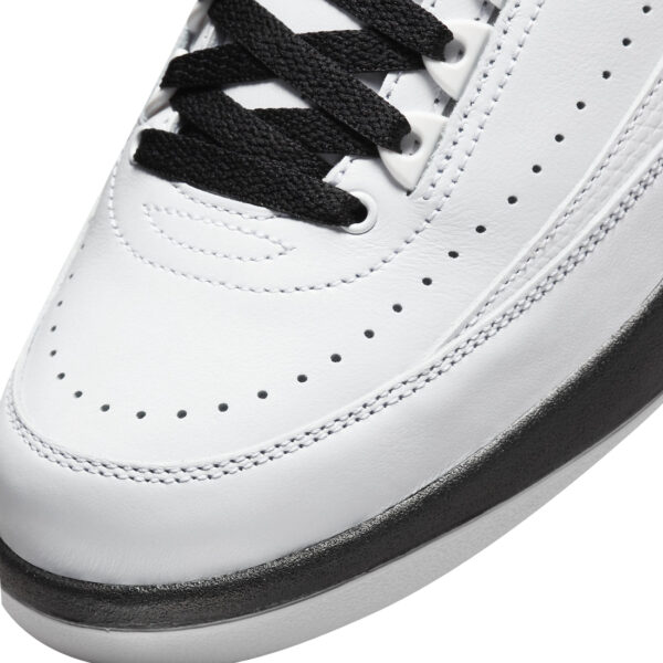 Nike Air Jordan 2 Retro ‘Chicago’ 2022 for sale - Image 5